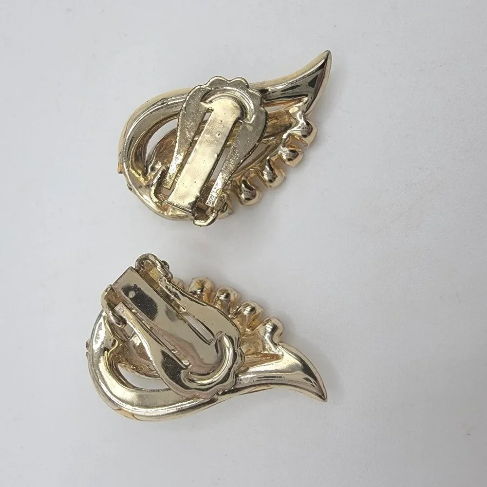 VINTAGE GOLD TONE EARRINGS ANGEL‎ WINGS STONES DESIGN